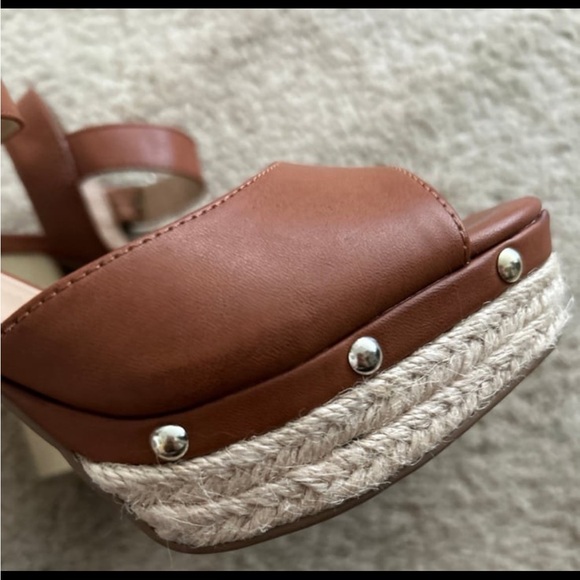 Platform Sandals - Picture 5 of 5